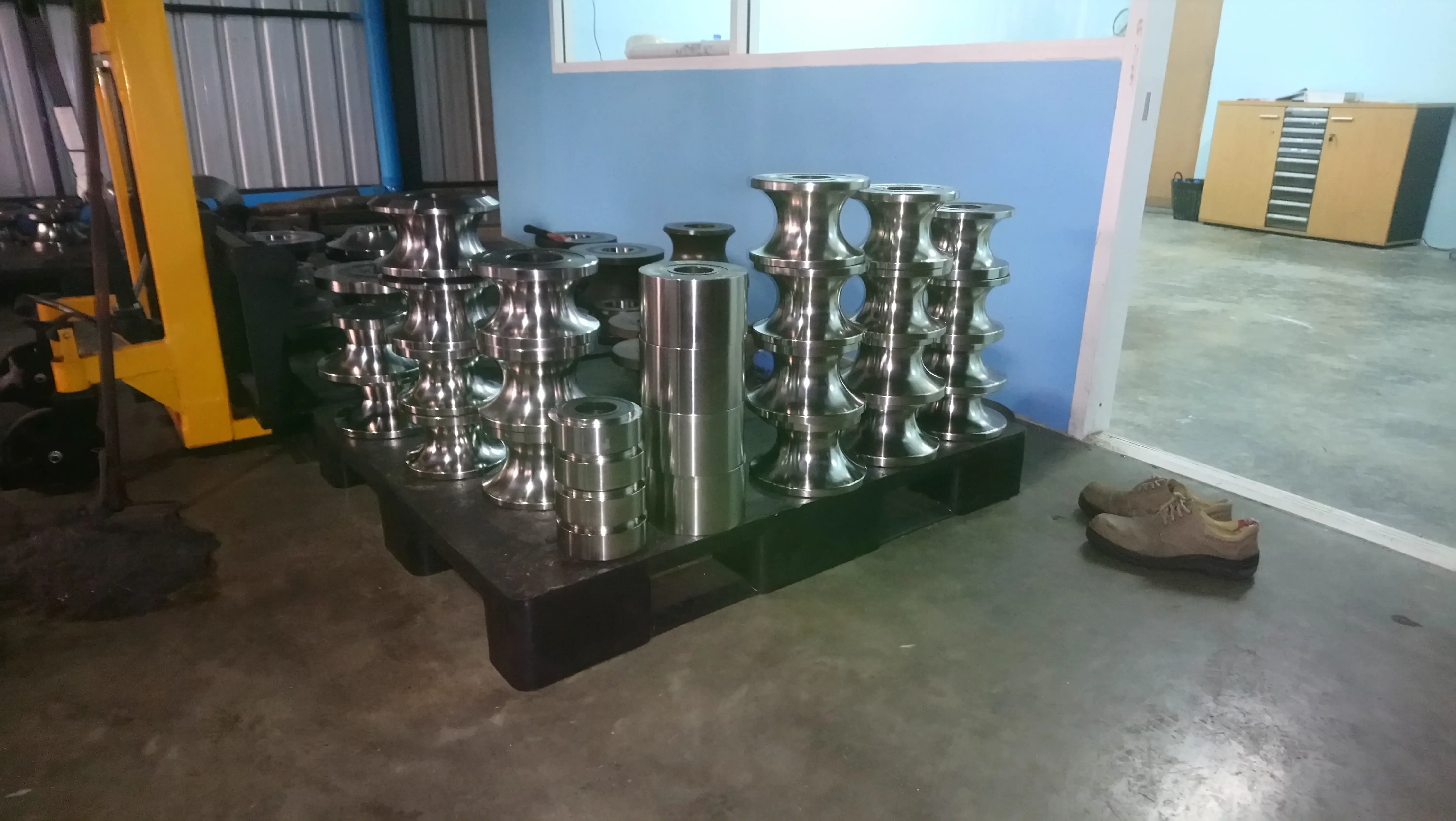 ลูกกลิ้งรีดท่อเหล็ก หจก ซีเอชพี โรลลิ่ง วิศวกรรม งานกลึง Custom เกรด SKD11